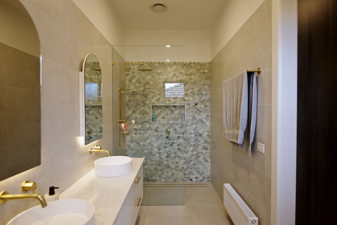 Modern ensuite bathroom renovation